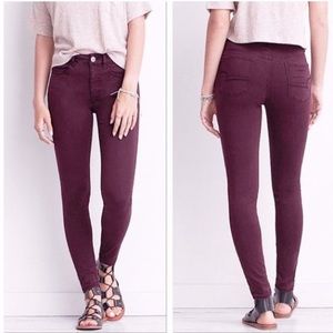 American Eagle maroon skinny jeans